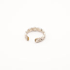 Vue arrière de la bague artisanale Gemma en couvert recyclé.